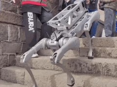 無線充電技術助力機器狗電力續航，推動智能機器人行業發展